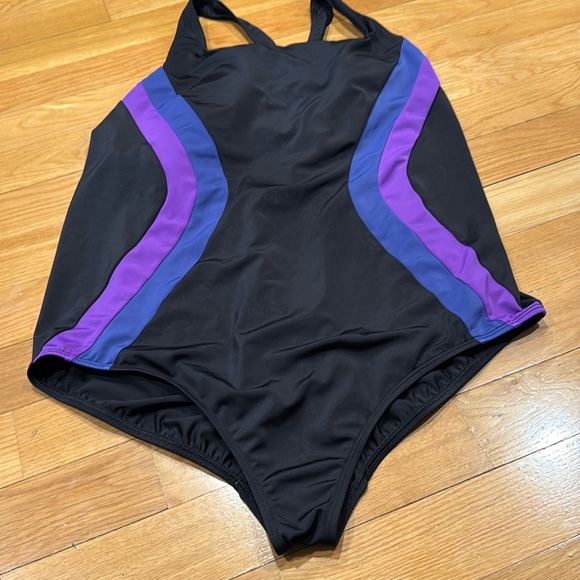 Lands’End women’s one pieces swimsuits size 24W/L. - Picture 1 of 9
